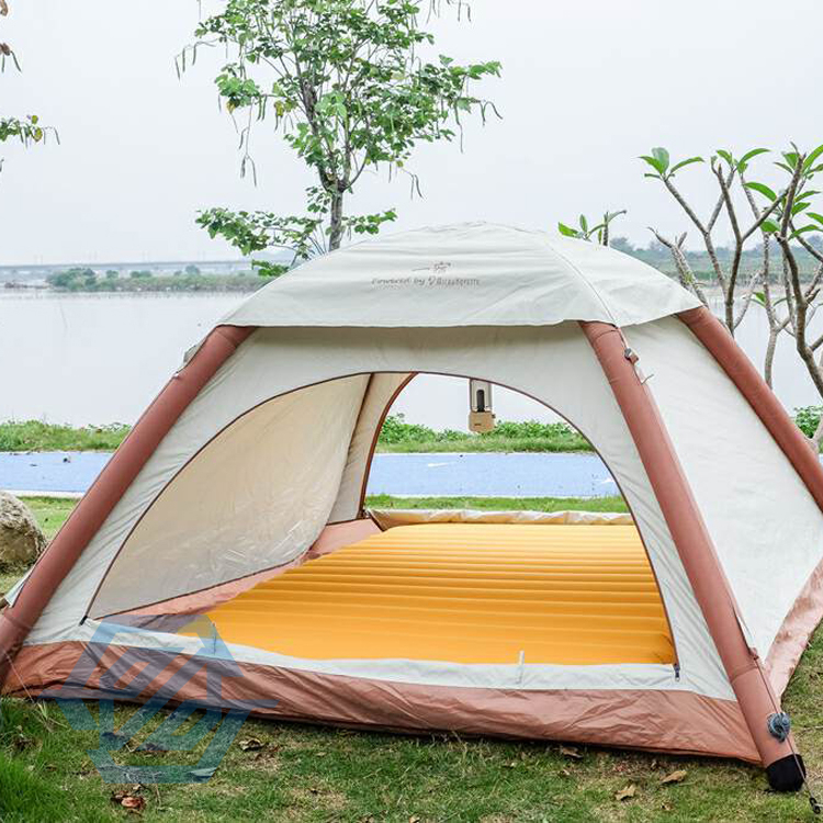 Maison gonflable extérieure de tente de camping de personnes de la famille 4 automatique